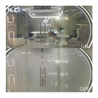 Lenktas perjungiamas išmanusis stiklas